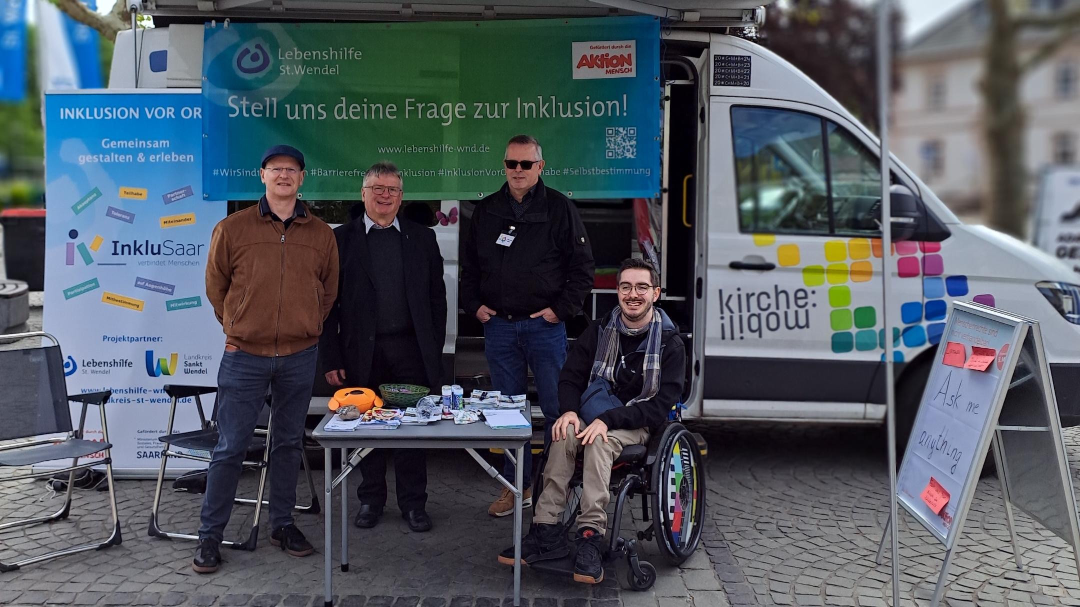 Kirchemobil! auf dem Schlossplatz St. Wendel